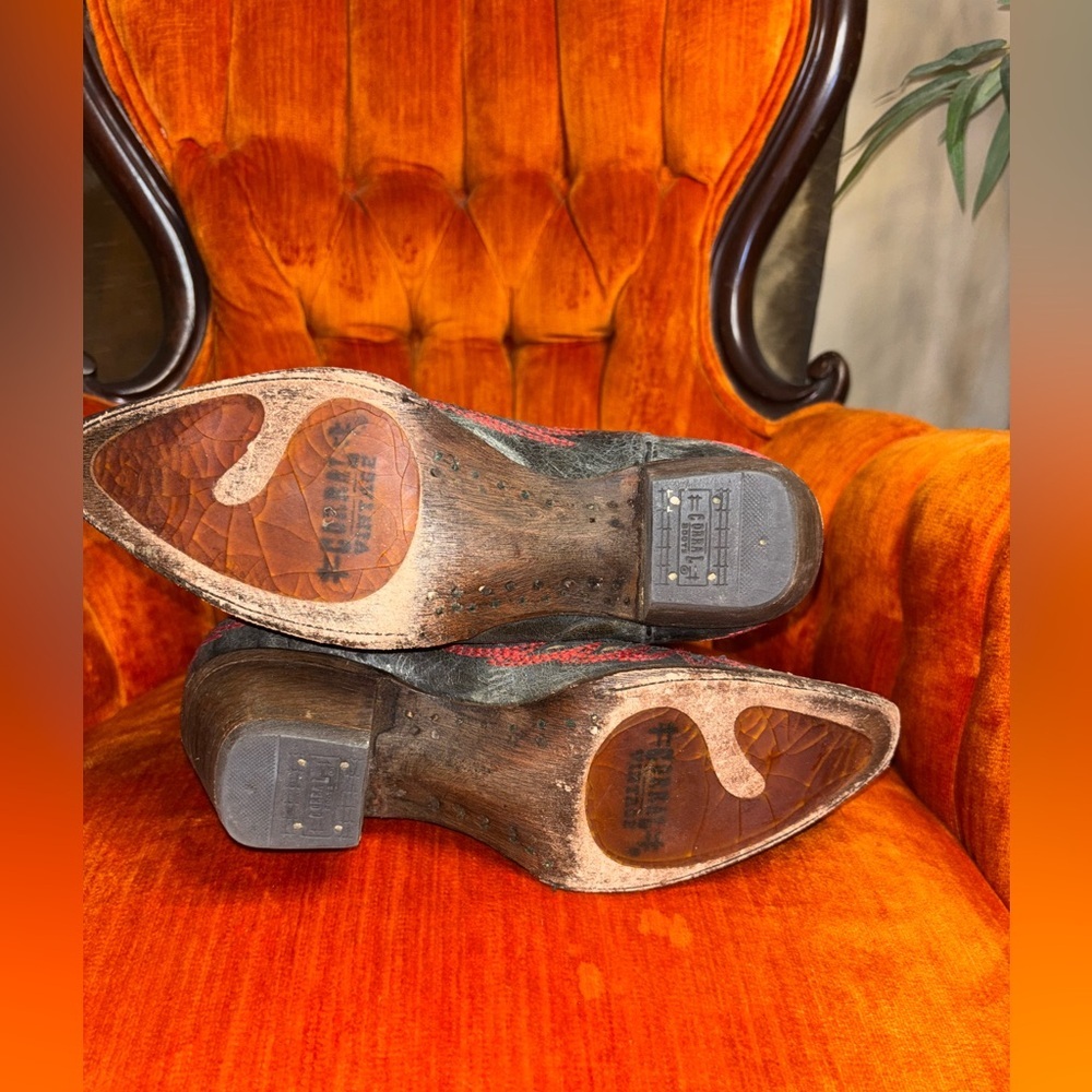 Rare Women's Corral Black Saddle Winged Heart Cowboy Boot 7.5​ - Picture 9 of 9